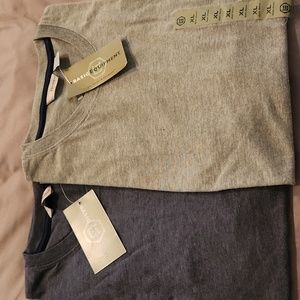 NWT BASIC EQUIPMENT TWO TEE SHIRTS SIZE XL GREY AND TAUPE